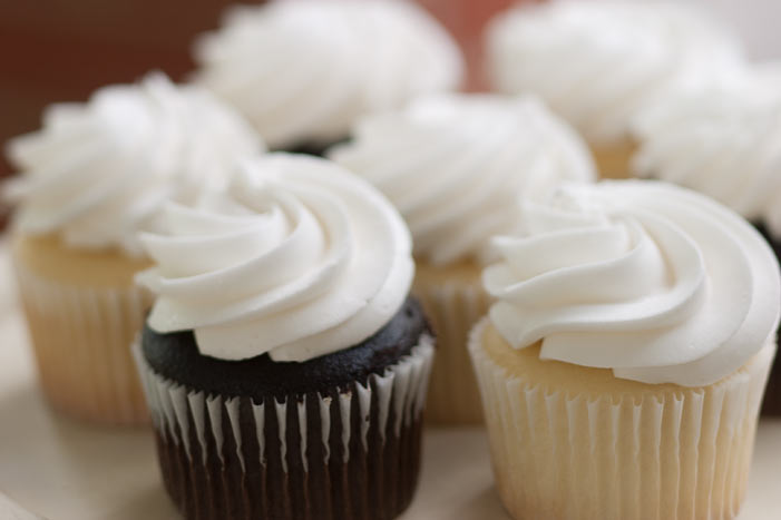 White Icing Cupcakes