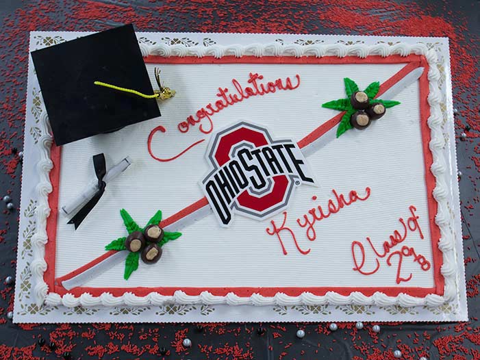 graduation-cakes
